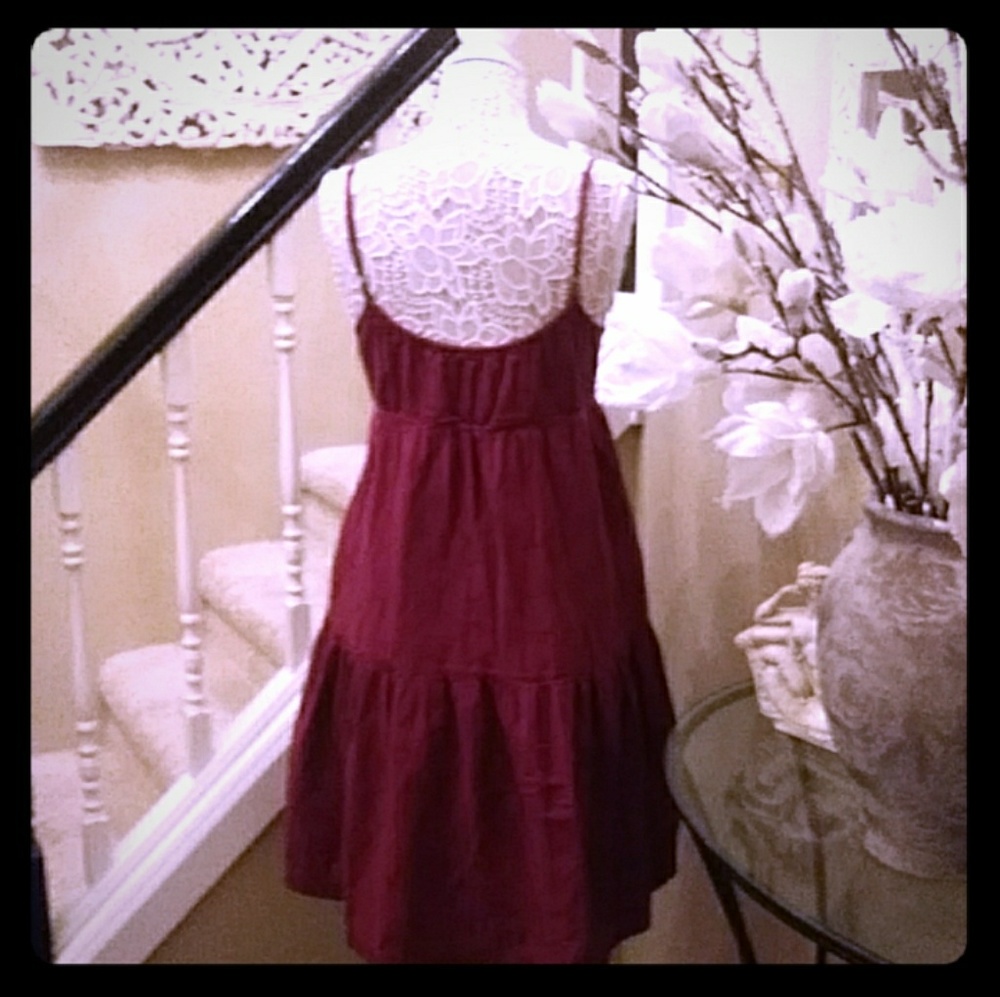 Darling wine-colored spaghetti strapped sundress - Picture 3 of 5